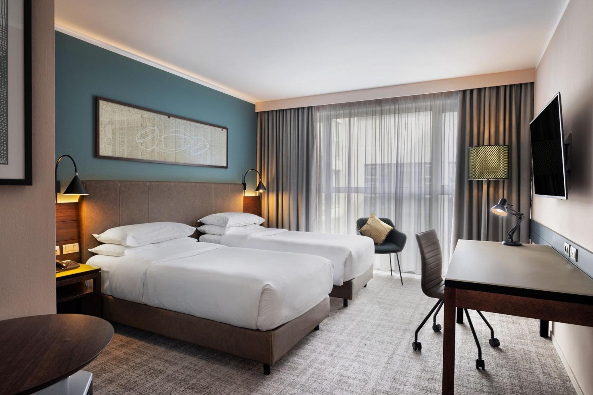 Four Points Sheraton Hotel 4*